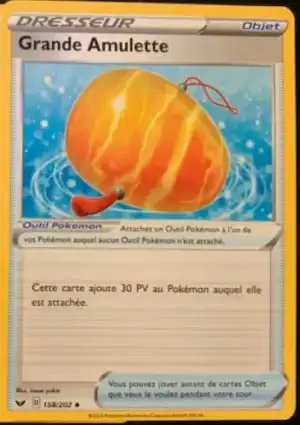 Grande Amulette 158/202 épée et bouclier carte Pokémon EB01